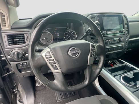 Used 2024 Nissan Titan SV w/ SV Convenience Package AWD/4WD image 11