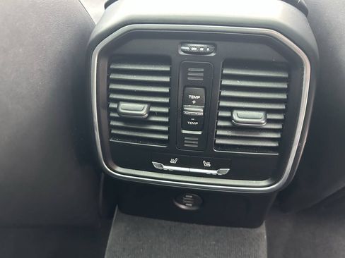 Used 2018 Porsche Macan AWD/4WD image 34