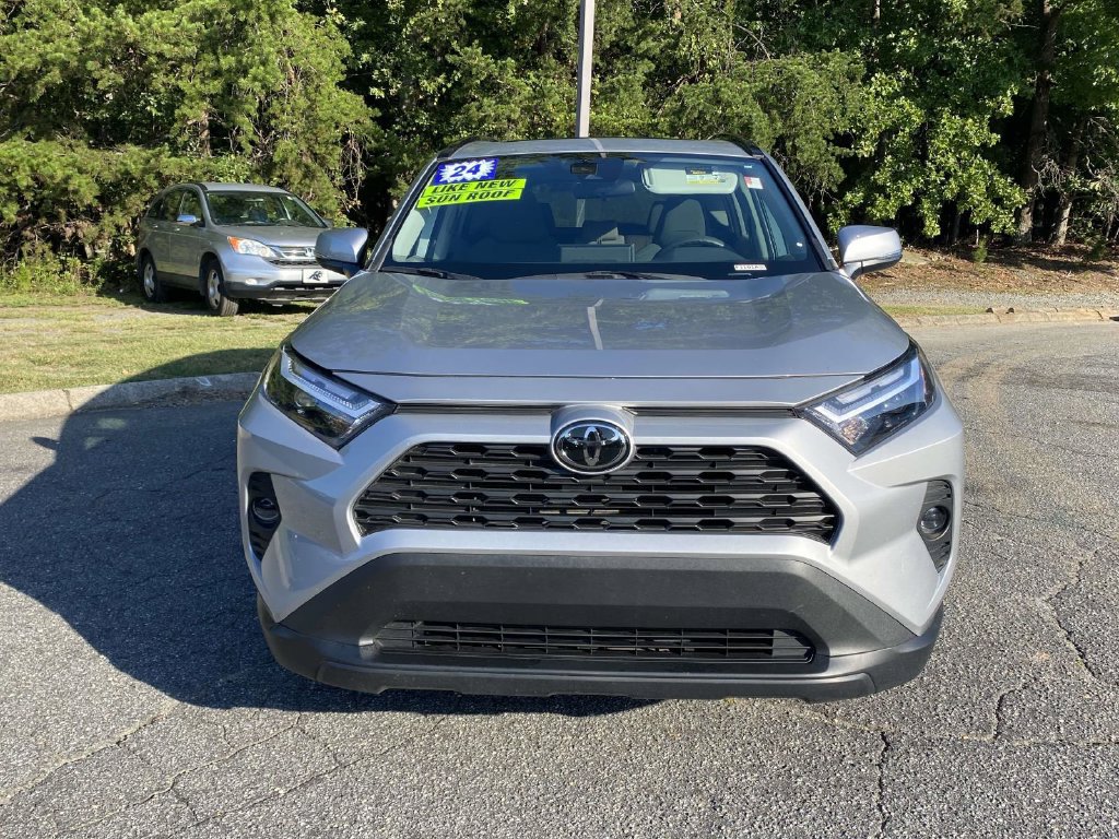 Used 2024 Toyota RAV4 XLE w/ Convenience Package FWD image 7