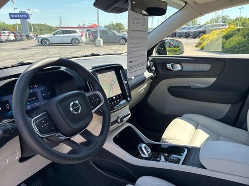 Certified 2026 Volvo XC40 B5 Plus AWD/4WD image 16