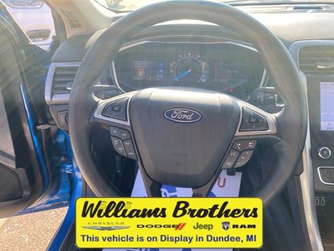 Used 2020 Ford Fusion SE image 11