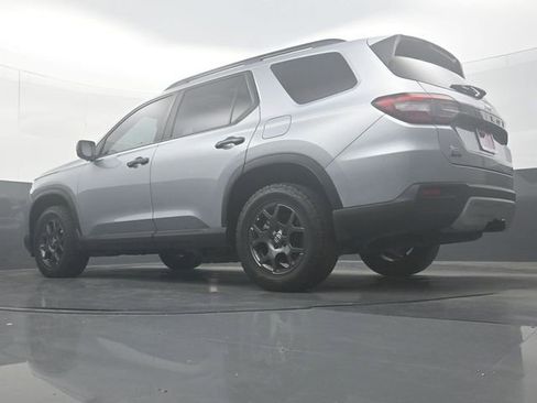 Used 2024 Honda Pilot TrailSport image 31