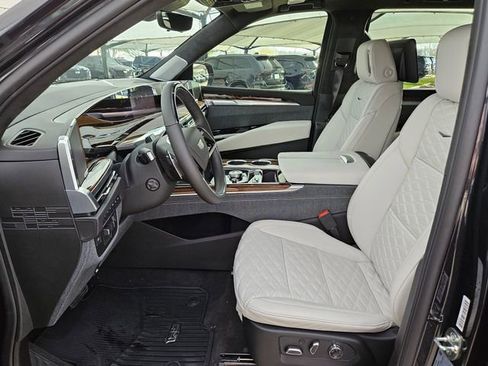 New 2026 Cadillac Escalade Platinum Luxury w/ LPO, Radiant Package image 10
