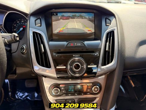 Used 2014 Ford Focus Titanium FWD image 17