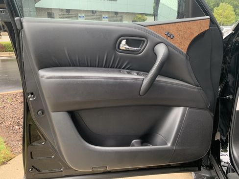 Used 2023 Nissan Armada SL w/ Captain's Chairs Package AWD/4WD image 14