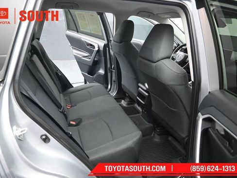 Used 2019 Toyota RAV4 LE w/ All Weather Liner Package AWD/4WD image 28