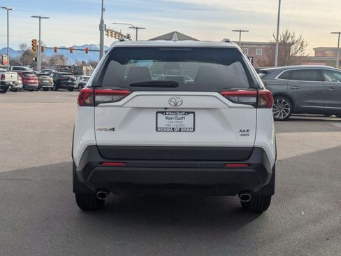 Used 2021 Toyota RAV4 XLE w/ Carpet Mat Package (TMS) image 7