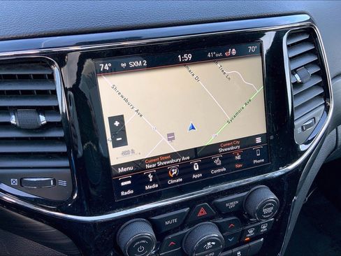 Used 2019 Jeep Grand Cherokee Altitude image 5