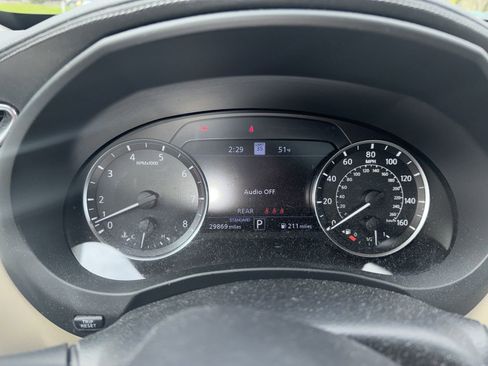 Used 2021 INFINITI QX50 Sensory image 10