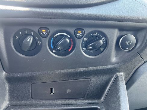 Used 2019 Ford Transit 250 130 Low Roof image 15