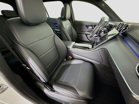 Used 2024 Mercedes-Benz GLC 300 4MATIC w/ Advanced USB Package image 29