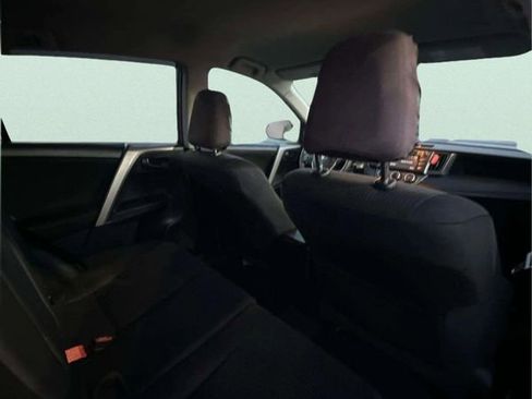 Used 2015 Toyota RAV4 LE image 9