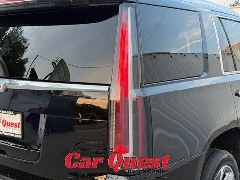 Used 2016 Cadillac Escalade Luxury AWD/4WD image 31