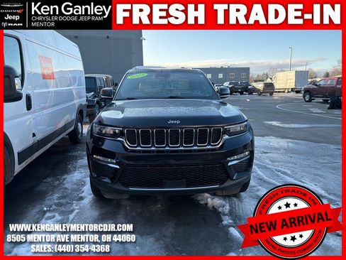 Used 2023 Jeep Grand Cherokee Limited image 2