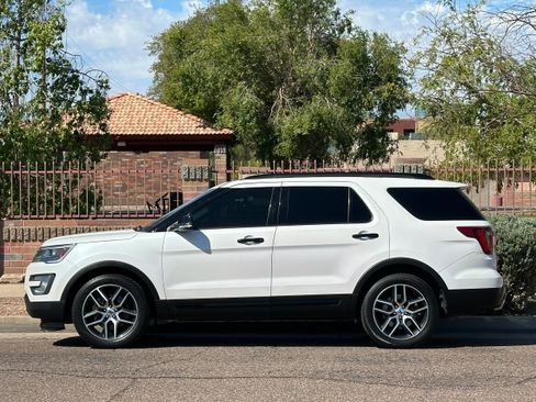 Used 2017 Ford Explorer Sport w/ Equipment Group 401A image 3