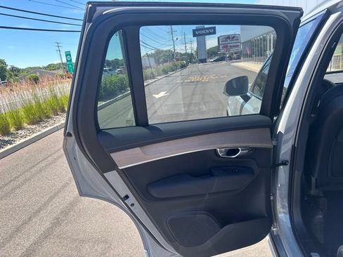 Certified 2025 Volvo XC90 B6 Plus AWD/4WD image 16