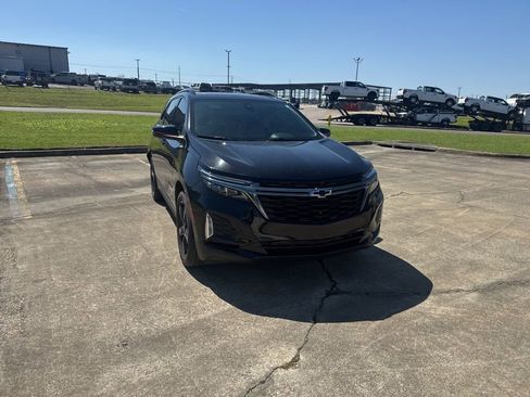 Used 2023 Chevrolet Equinox Premier image 2