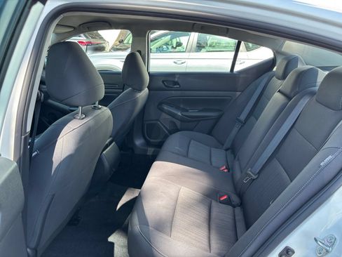 Used 2025 Nissan Altima 2.5 SV FWD image 25