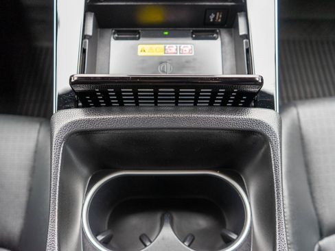 Used 2024 Subaru Solterra Limited w/ Limited Package image 28