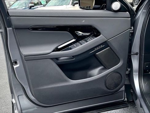 Used 2024 Land Rover Range Rover Evoque Dynamic SE image 42