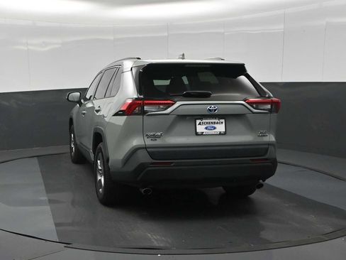 Used 2022 Toyota RAV4 XLE w/ XLE Grade Weather Package AWD/4WD image 7