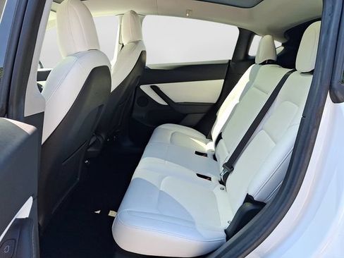 Used 2021 Tesla Model Y Long Range AWD/4WD image 10