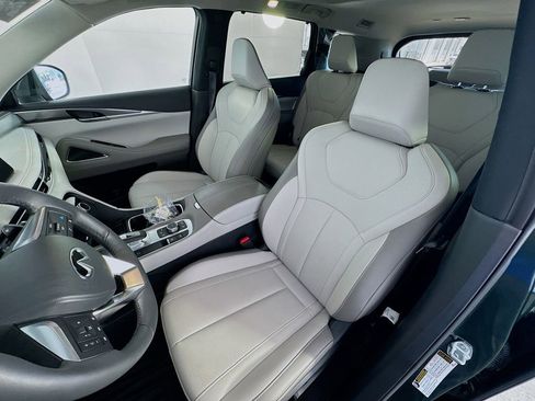 Certified 2026 INFINITI QX60 Luxe w/ Cargo Package FWD image 22