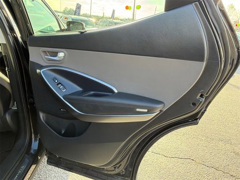 Used 2017 Hyundai Santa Fe Sport image 16