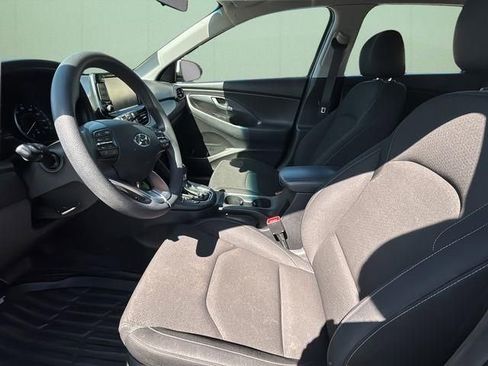 Used 2018 Hyundai Elantra GT FWD image 12