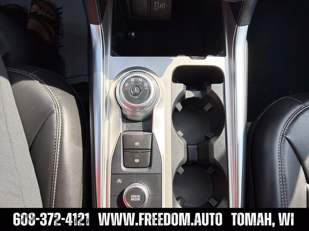 Used 2024 Ford Explorer XLT w/ Equipment Group 202A AWD/4WD image 21
