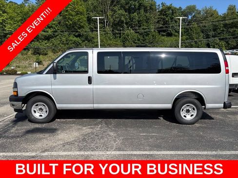 New 2026 Chevrolet Express 3500 LT w/ LT Preferred Equipment Group RWD image 2