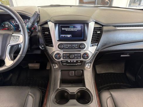 Used 2017 GMC Yukon SLT RWD image 16