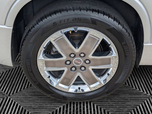 Used 2011 GMC Acadia Denali FWD image 28