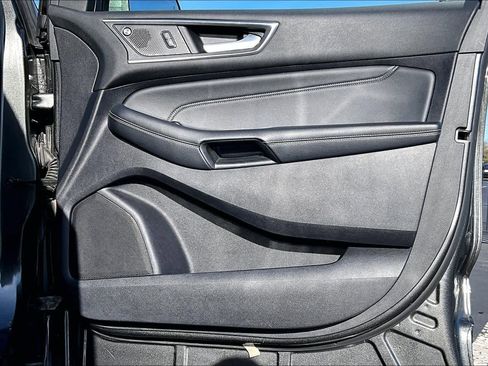 Used 2019 Ford Edge Titanium w/ Equipment Group 301A image 26