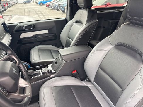 Used 2024 Ford Bronco Black Diamond image 13