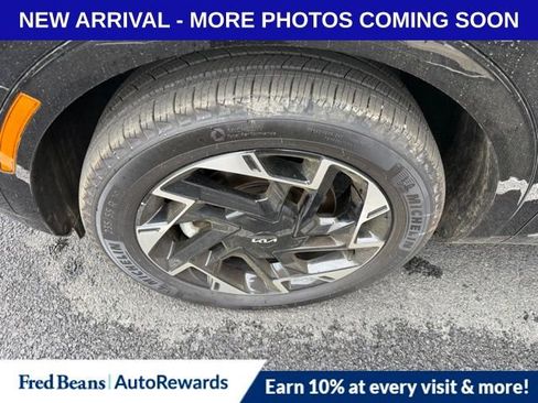 Used 2025 Kia Sportage SX image 4