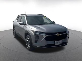 Used 2025 Chevrolet Trax LT FWD video 2