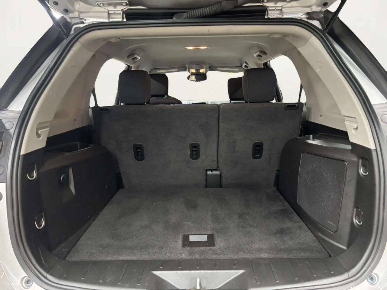 Used 2017 GMC Terrain SLE FWD image 15