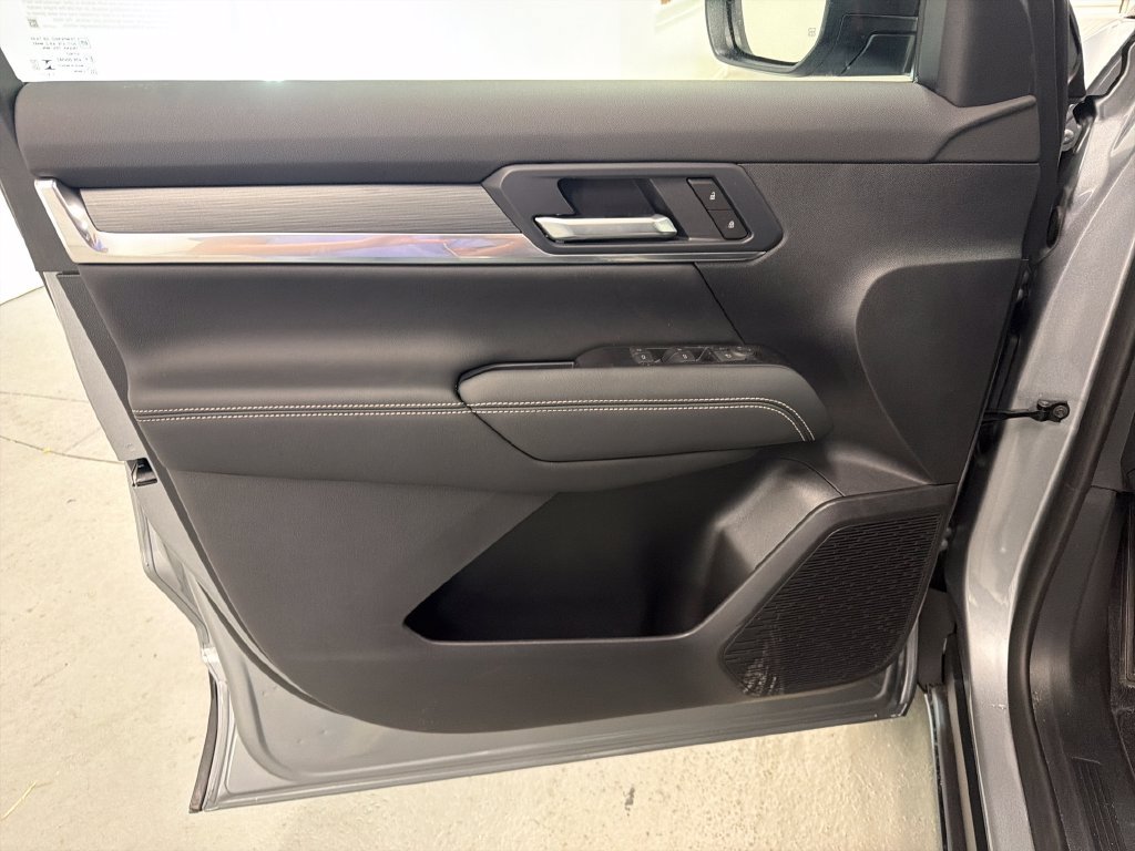 New 2027 GMC Terrain Elevation w/ Black Edition FWD image 13