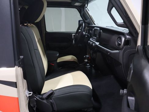 Used 2022 Jeep Wrangler Sport image 17