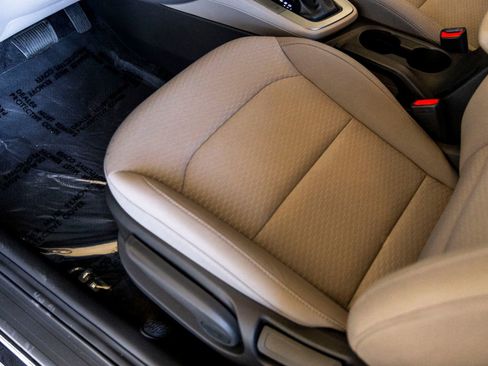 Used 2020 Hyundai Elantra SE image 23