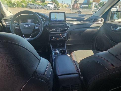 Certified 2022 Ford Escape SEL w/ SEL Stealth AWD Package image 10