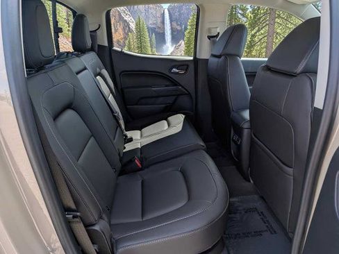 Used 2022 Chevrolet Colorado ZR2 AWD/4WD image 21