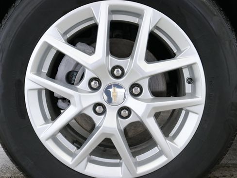 Used 2023 Chevrolet Equinox LS image 34