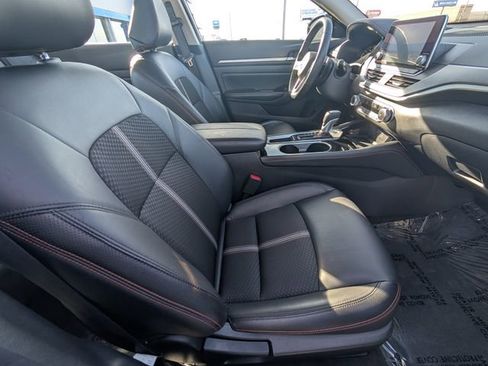 Used 2024 Nissan Altima 2.5 SR image 4