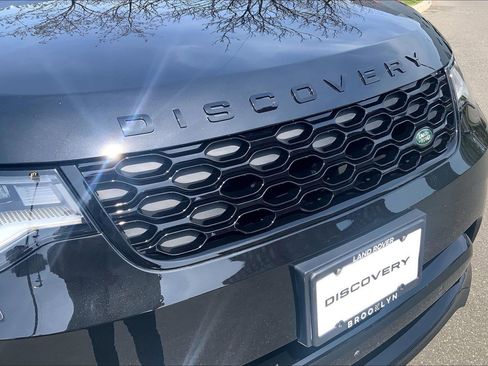 Used 2025 Land Rover Discovery Dynamic SE AWD/4WD image 30