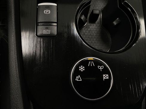 Certified 2025 Nissan Rogue SV AWD/4WD image 26