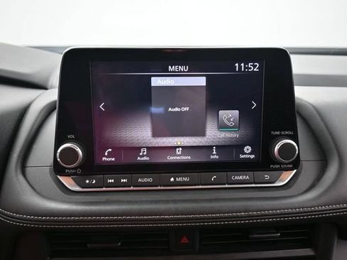 Used 2024 Nissan Rogue S AWD/4WD image 24
