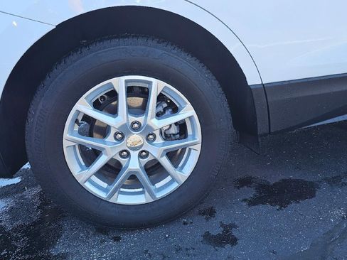 Certified 2024 Chevrolet Equinox LT w/ LPO, Floor Liner Package image 7