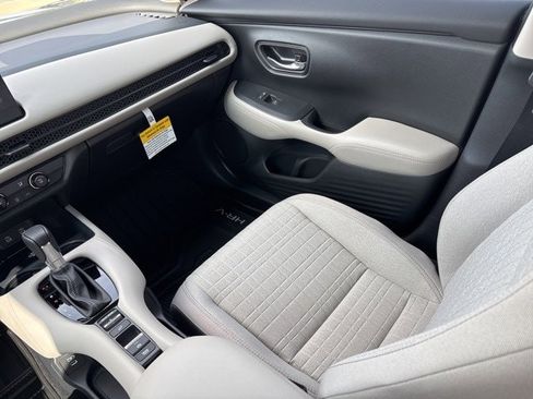 New 2026 Honda HR-V LX image 13
